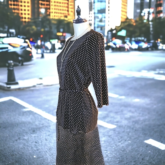 Flattering stretch chiffon type office top polka dot blouse will fit UK 12-14-16 - Picture 3 of 15